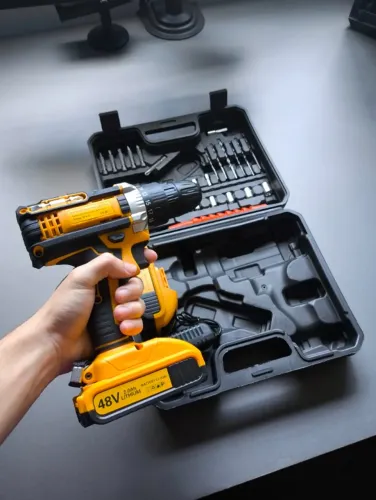 Parafusadeira Furadeira 48V Sem Fio com 2 Baterias, Maleta e Kit Completo