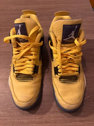 Tenis Jordan 4 Retro Lightning amarelo lindo!!!