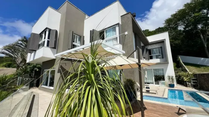 Casa em Condomínio fechado, Colina dos Açores no Córrego Grande - Florianópolis - SC