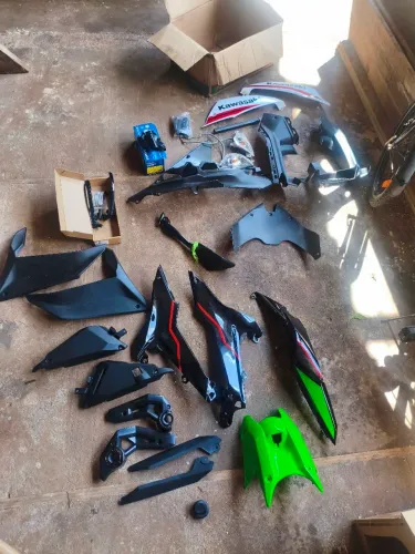 Vendos peças ninja 650 2020 em diante e peças ninja 300 