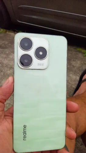 Realme c63