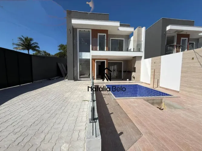 Casas alto padrão com 4 quartos e piscina.