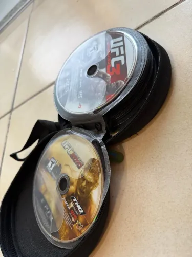 PlayStation 3 mais jogos e controles
