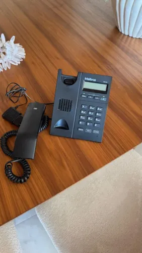 2 Aparelhos telefônicos IP, para trabalhar com Internet,  TIP 125I  da Intelbras