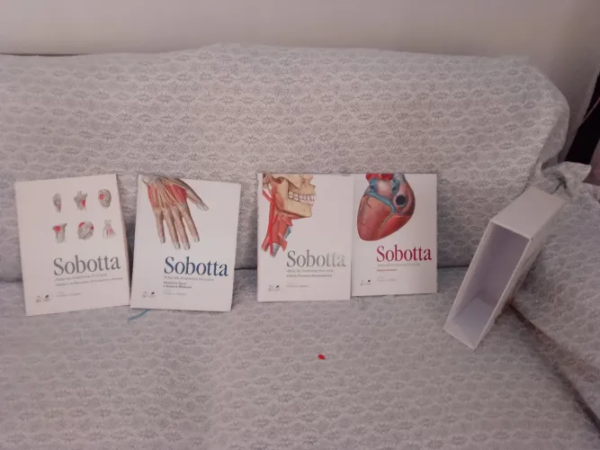 Atlas Sobotta 3 volumes e um encarte.
