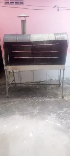 Churrasqueira para assar Frango e churrasco na Brasa