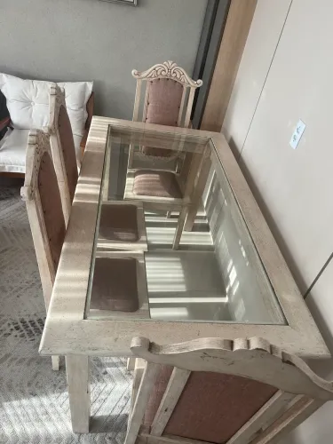 Mesa de madeira assoalho em vidro 