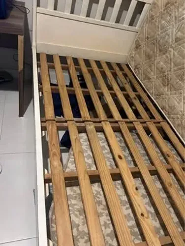 Cama de madeira - móveis de Gramado