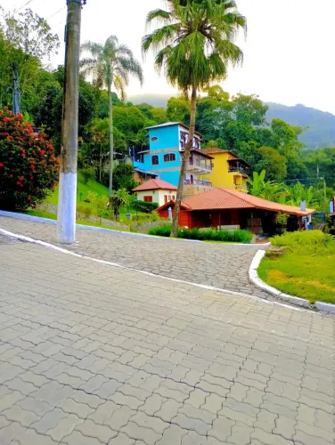 Casa de condomínio para venda com 250 metros quadrados com 4 quartos