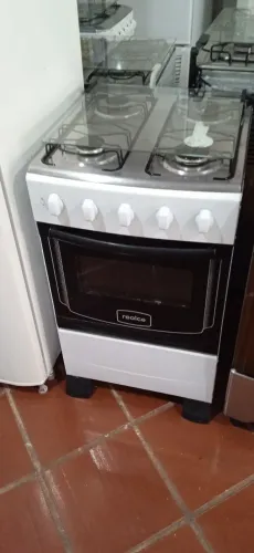 Fogão realce de 4 bocas em perfeito estado
