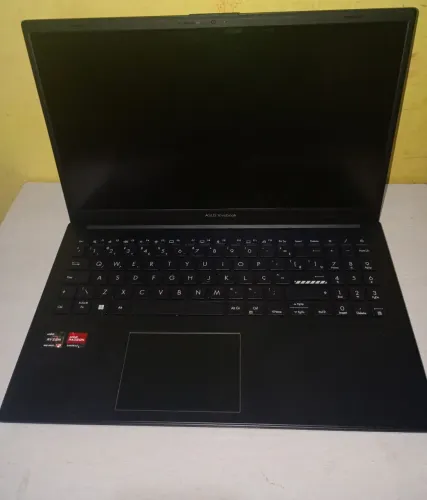 Notebook ASUS Vivobook Go 15 AMD Ryzen 5 7520U 8GB RAM 512GB SSD 15,6 Full Hd