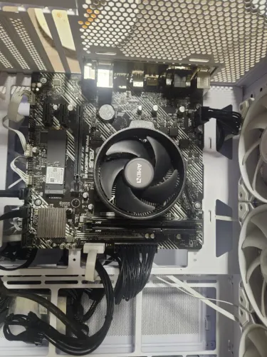 Kit Upgrade AM4 Ryzen 5 5600G + ASUS A520M-E + 16GB XPG 3600MHz