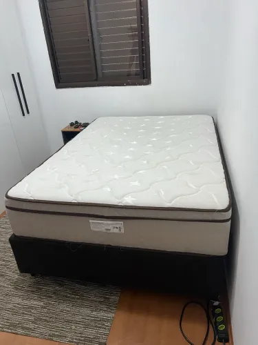Cama Box com colchão casal + guarda roupa 8 portas