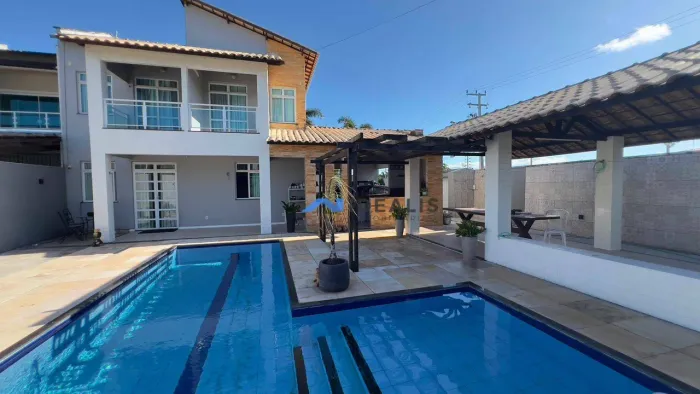 Sobrado com 4 dormitórios à venda, 210 m² por R$ 890.000,00 - Autódromo - Eusébio/CE
