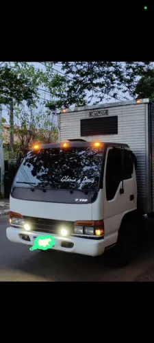 GMC 7.110  3/4 baú 