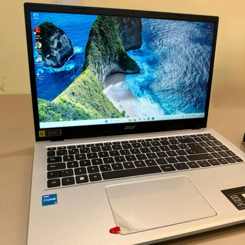Notebook Acer i3 de 12 geração