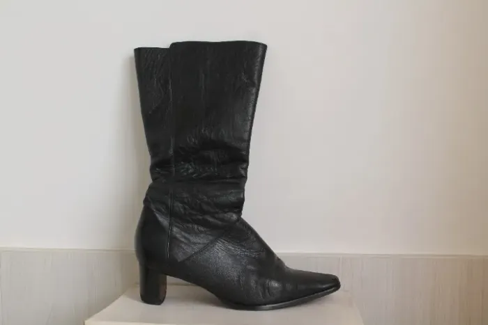 Bota de cano alto em couro - Claudina (feito a mão)