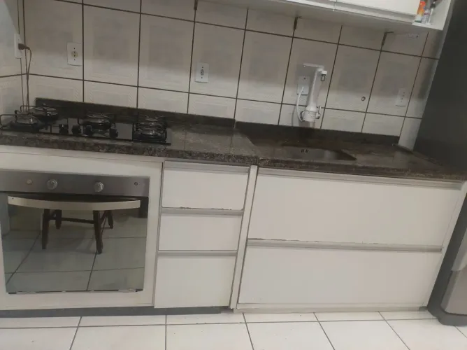 Cozinha Completa. Granito, Fogao e forno a gás incluso.
