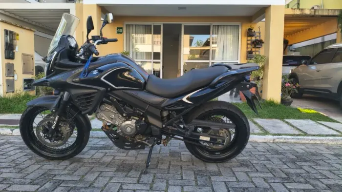 Suzuki V-Strom 650 XT, novíssima, 20553 Km, único dono, estudo troca