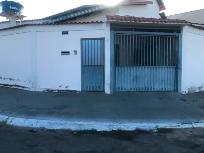 Casa Residencial + Sala comercial Itajá