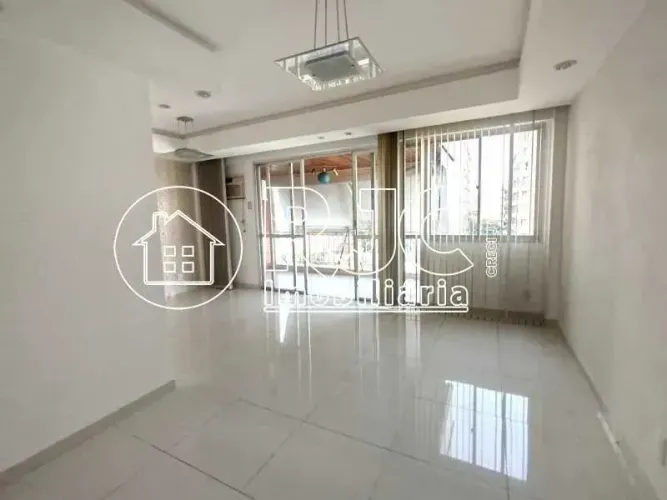 Excelente apartamento, coladinho a Rua Uruguai