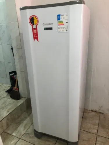 Geladeira ESMALTEC