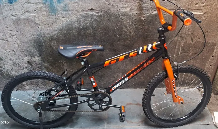 Vendo uma bicicleta aro 16