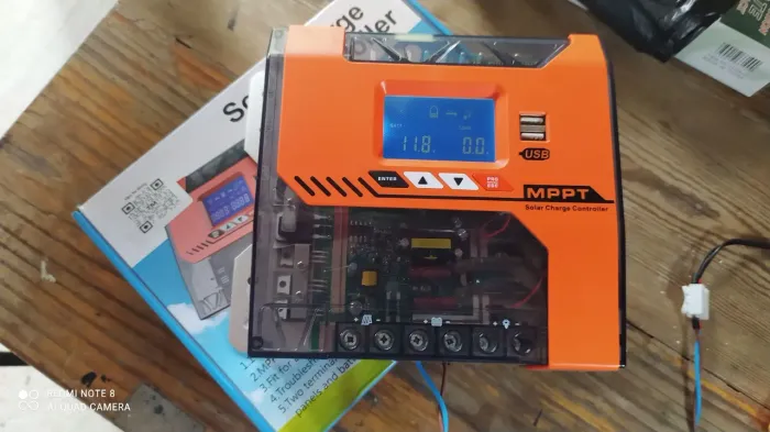 Controlador de carga MPPT de 40A Y&H