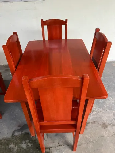Mesa 4 cadeiras 
