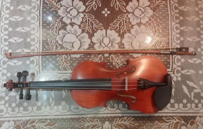VENDO VIOLIONO SEMI NOVO POUQUÍSSIMO USO