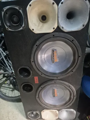 Vendo caixa de som usada aceita proposta .