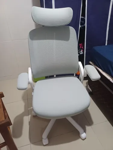 Cadeira de Escritório Ergonômica Cinza/Branca Elements Astra