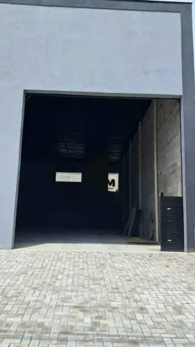 Galpão Comercial para Aluguel em Taubaté Jardim Eulália.