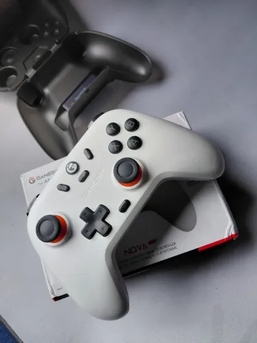 Controle GameSir T4 Lite Branco Controle em excelente estado, sem marcas de uso e funciona