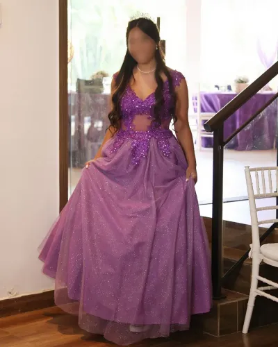Vestido de Festa/15 Anos, Debutante Roxo com Brilho e Bordados - Usado 1 Vez