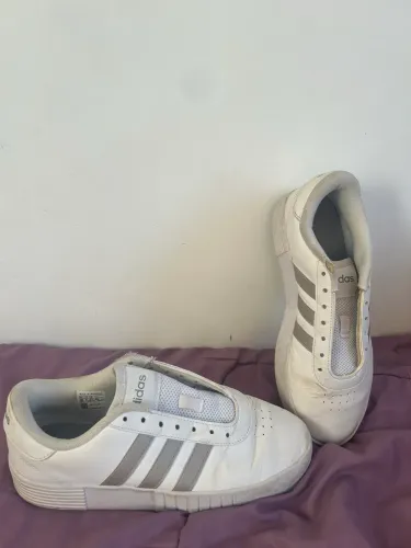 Tênis Adidas feminino 