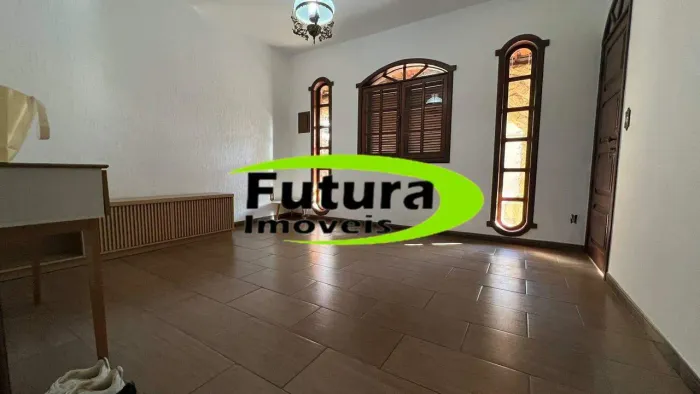 Casa colonial à venda no Barreiro, Belo Horizonte próximo ao Via Shopping