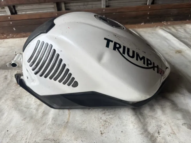 Peças triumph Daytona 675 R