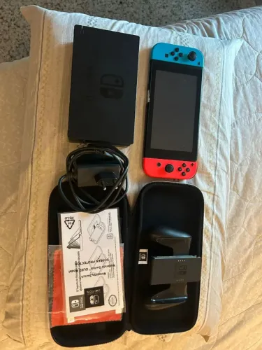 NINTENDO SWITCH DESBLOQUEADO + CASE (NEGOCIO VALOR)