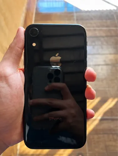 iPhone xr bem conservado