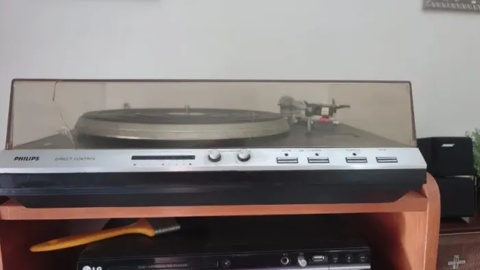 Toca disco phillups af 829 super conservado 