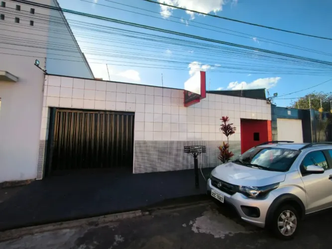Casa comercial para locação no bairro Santa Rosa