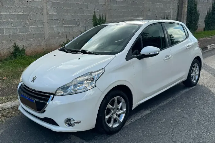 Peugeot 208 Allure 1.5 Flex 8V 5P 2014