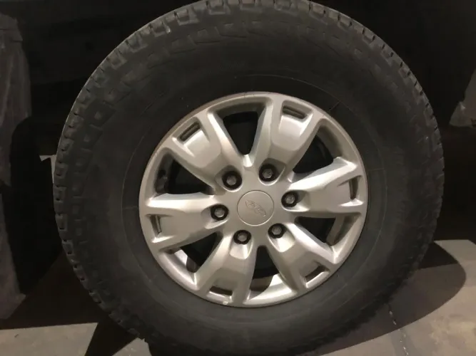 JOGO PNEUS CAMINHONETE SUV MICHELLIN 255/70/16 4 PNEUS PERFEITOS