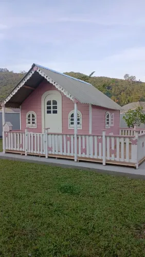 Casinha de madeira para crianças