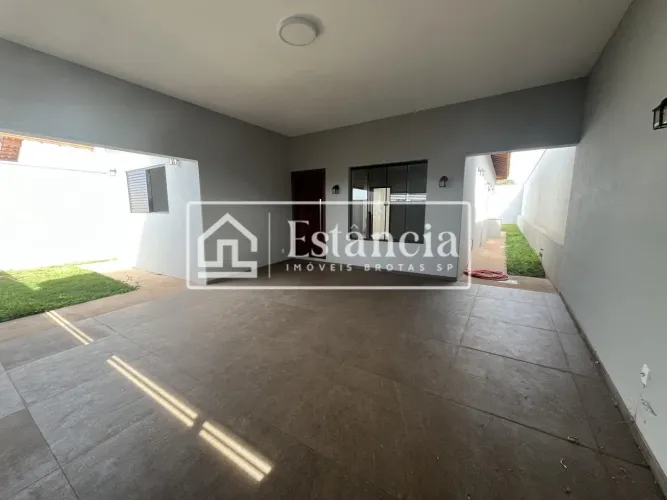 Casa para Venda em Brotas, São Crispim, 3 dormitórios, 1 suíte, 3 banheiros, 2 vagas