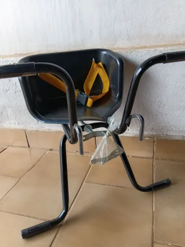 Cadeirinha dianteira de bicicleta