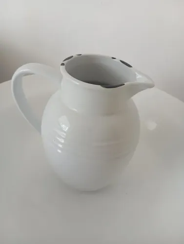 Conjunto Jarra e Bacia de Cerâmica Branca em perfeito estado