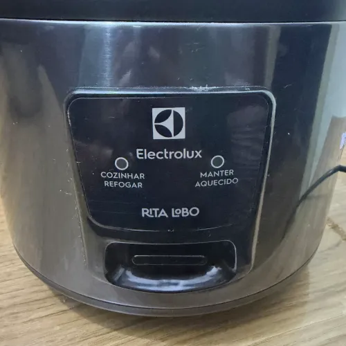 Panela de arroz elétrica 2 em 1 - Electrolux Rita Lobo