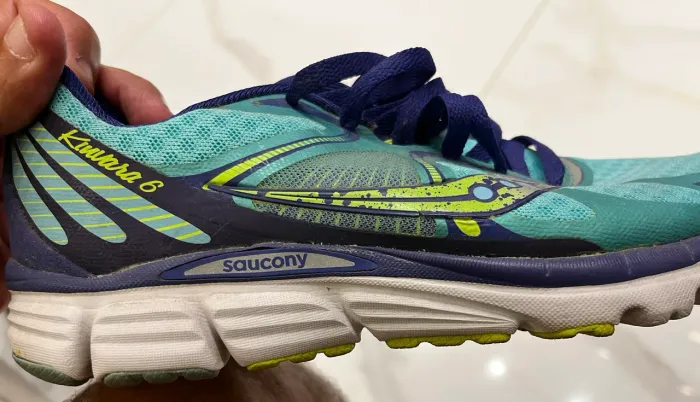 Tênis corrida Saukoni